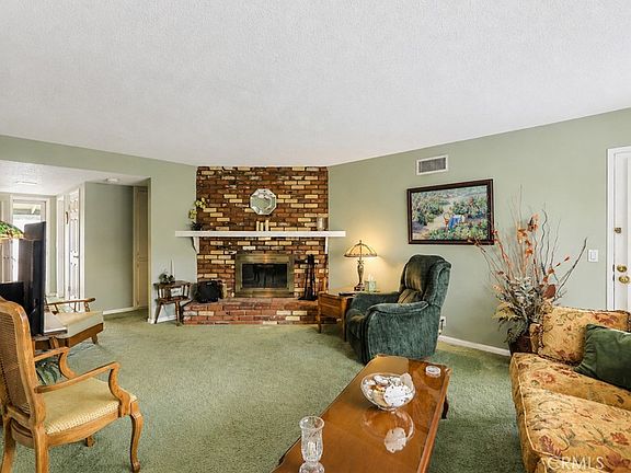 3rd image of 9371 Vernon Ave