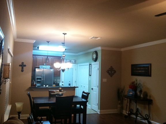 Dining & Kitchen Areas