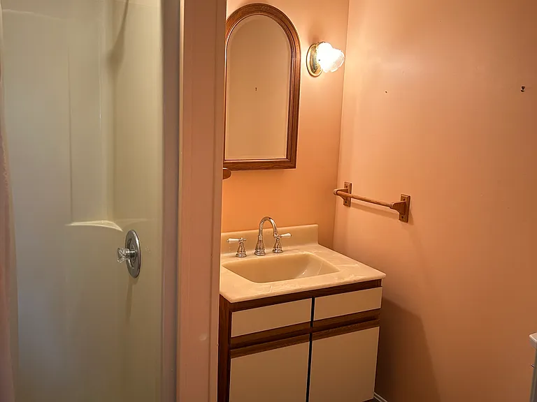 427 Memorial Dr — Photo 8