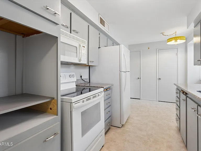 3308 E Camelback Rd — Photo 12