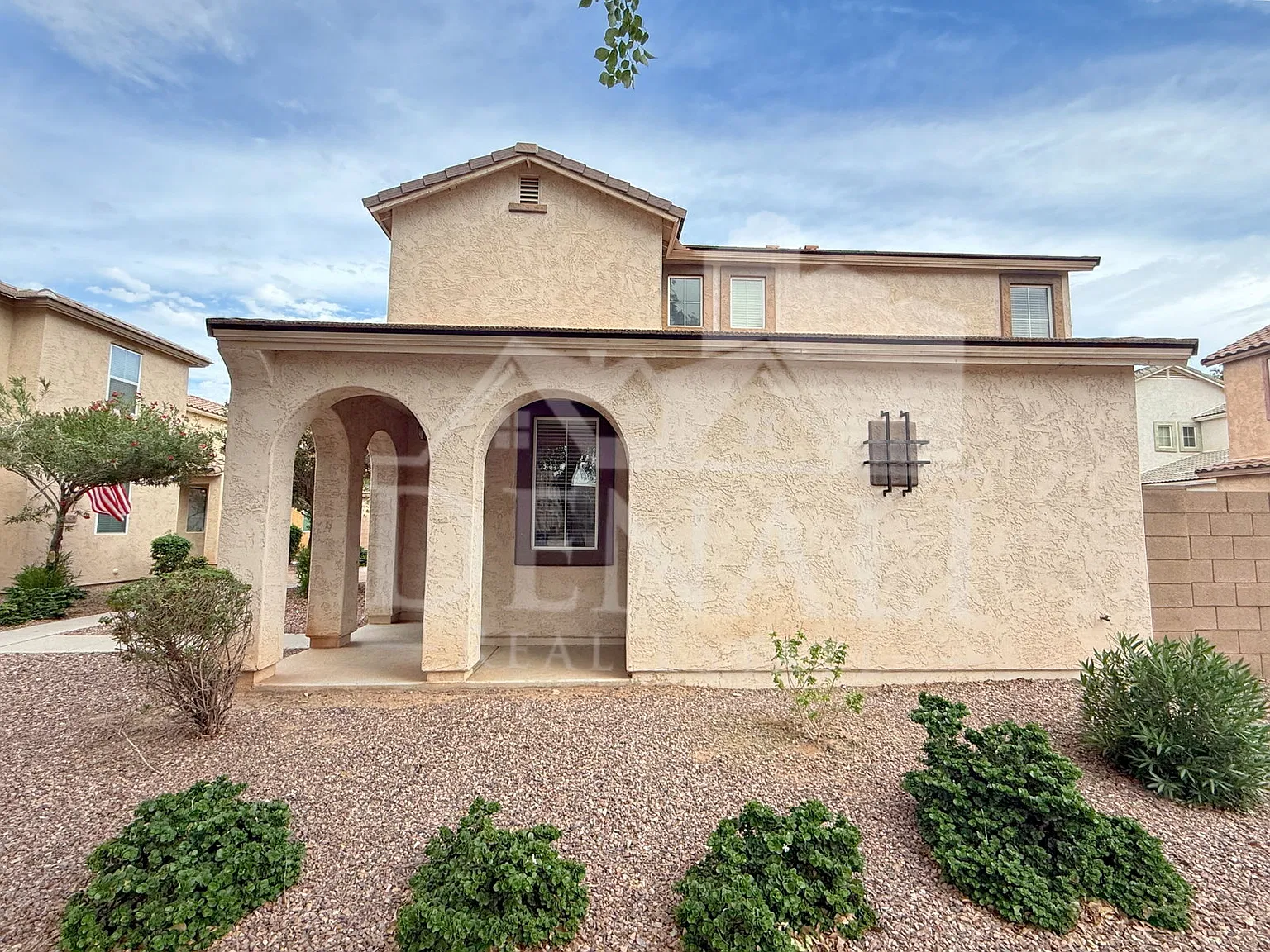 3 bed, 2.0 bath, 1418 sqft, $2,195 — Photo 2