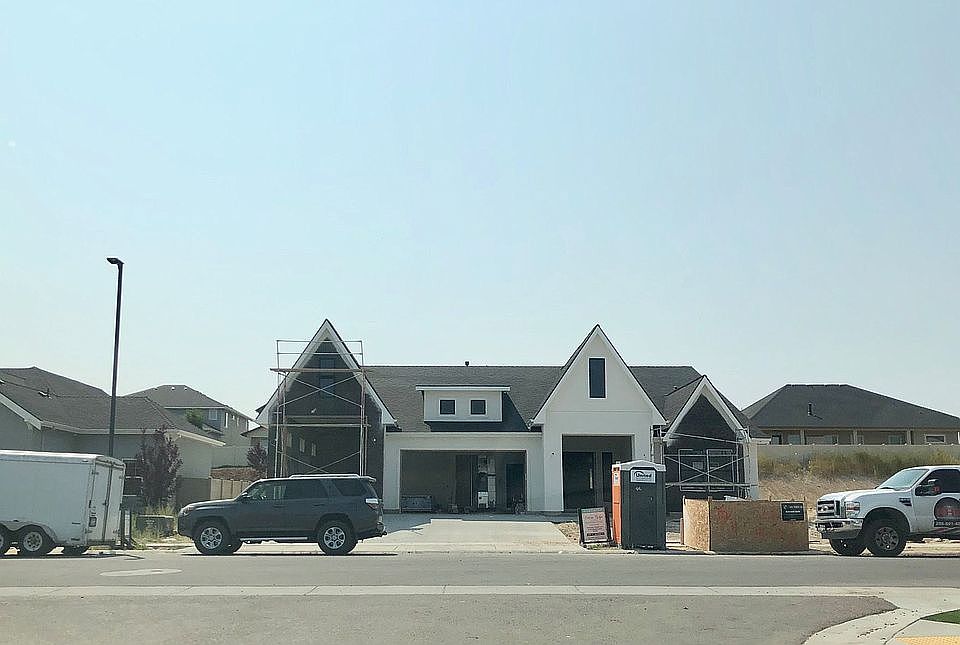 2nd image of 463 E Pisa Dr