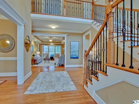 4th image of 2513 Woodhurst Dr SE