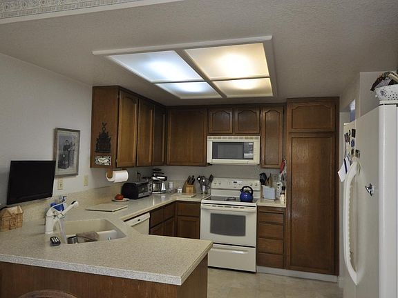 4th image of 3241 Lake Lesina Dr