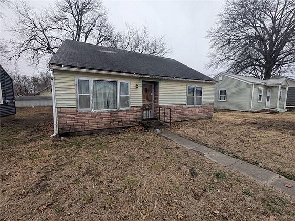 2nd image of 511 SW 7th St