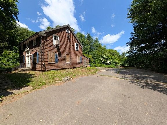 3rd image of 46 Turners Falls Rd