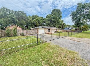 5535 Debbie Dr, Milton, FL 32570