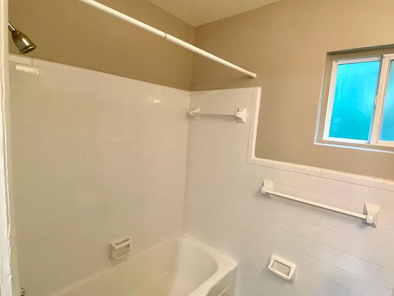 Oak Pointe Apartments — Photo 17