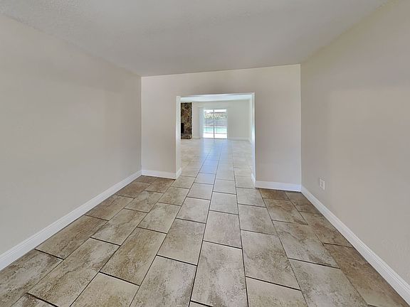 5th image of 4803 E Linebaugh Ave
