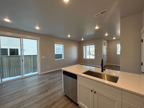 5th image of 61608 SE Quill Pl