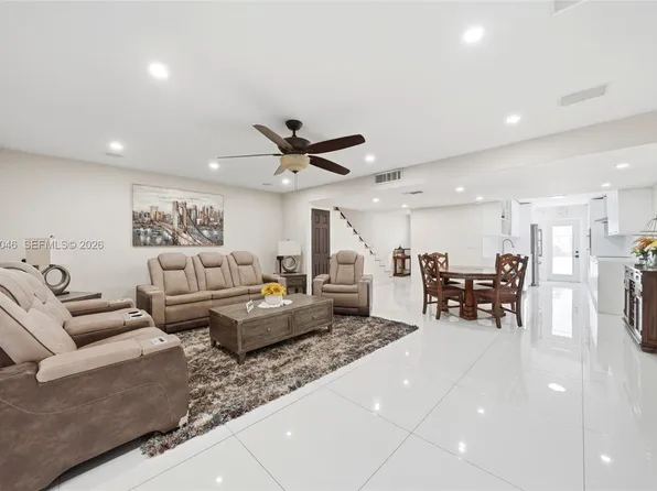 1789 W 72nd St, Hialeah, FL 33014