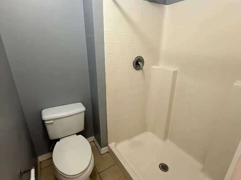 329 Chelmsford Ct — Photo 15