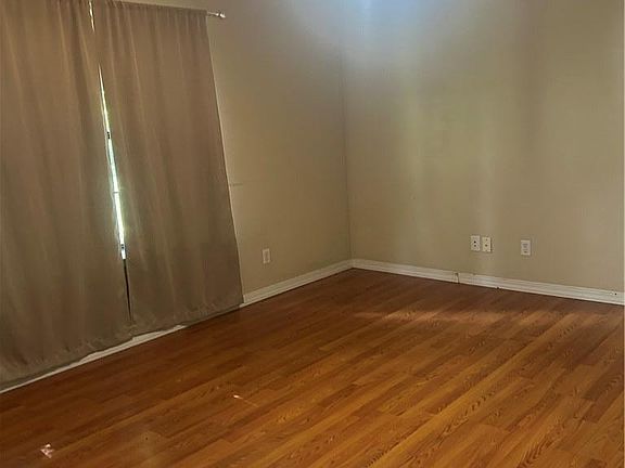 2nd image of 409 W 15th St
