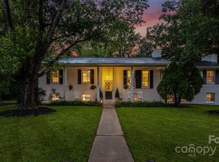 114 Greenfield Ln, Hendersonville, NC 28792