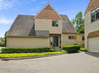 8 Cottonwood Ct #8, Granby, CT 06035