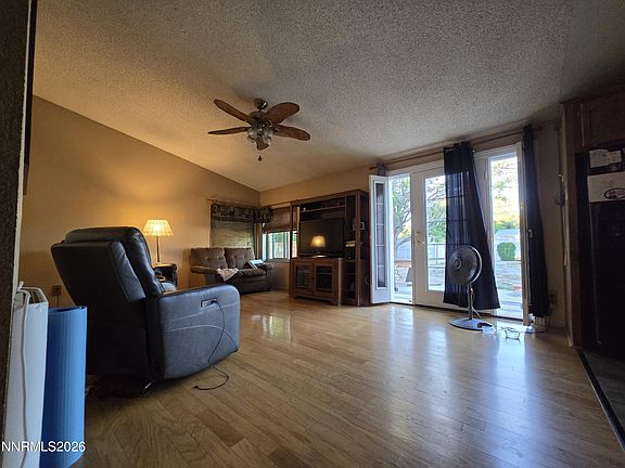 3rd image of 3900 Puffin St