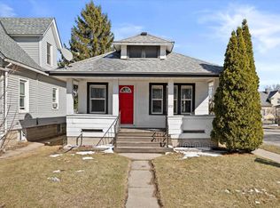 978 S 60th St, West Allis, WI 53214