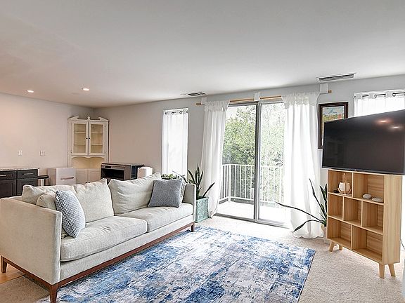 5th image of 2230 S Patterson Blvd APT 63