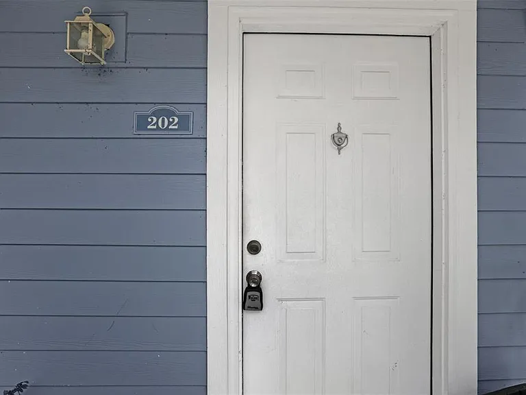 2508 Grassy Point Dr #202 — Photo 3