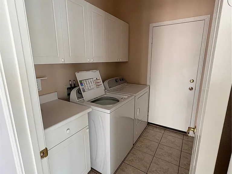 8727 Stockholm Ave — Photo 18