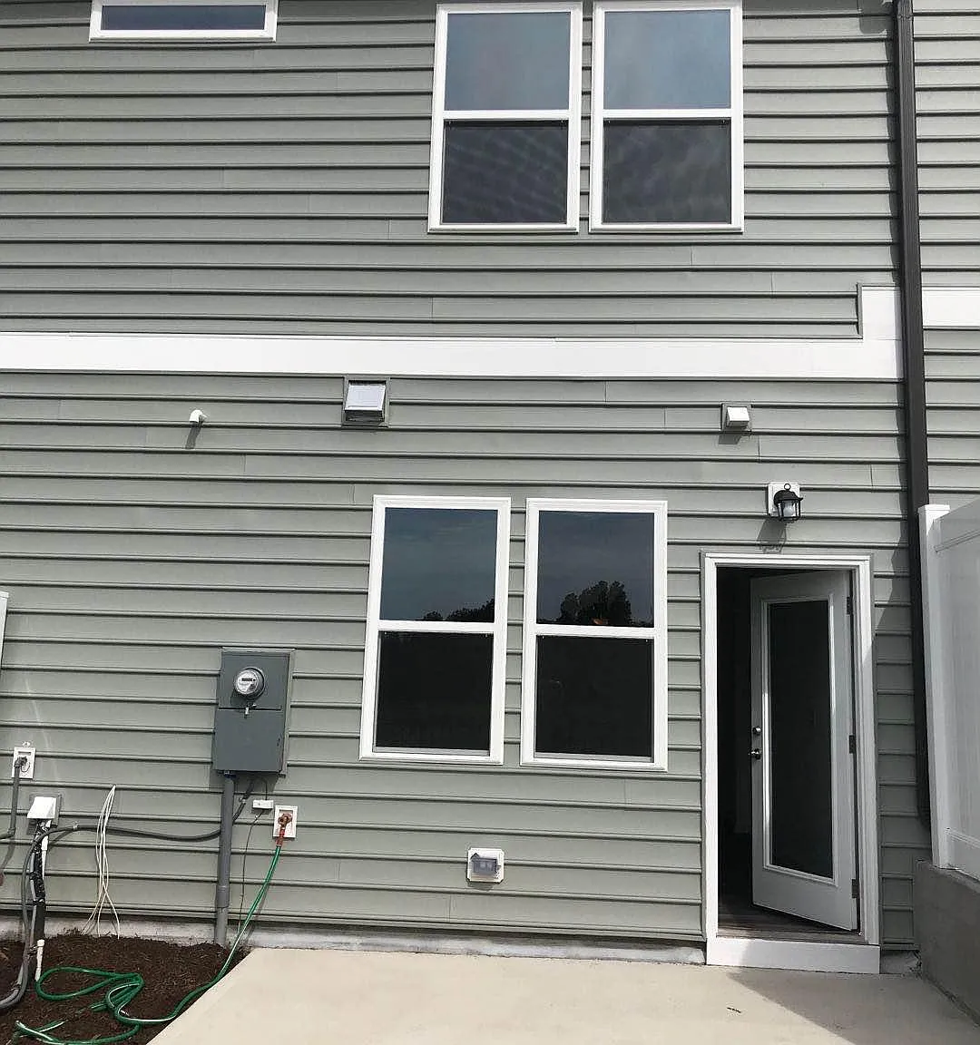 3 bed, 2.5 bath, 1688 sqft, $1,875 — Photo 4