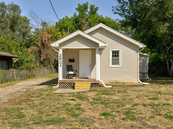 2924 E Washington Ave, Des Moines, IA 50317