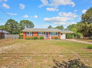 5762 Dove Dr, Hope Mills, NC 28348