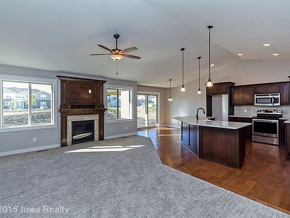 3rd image of 800 NE Bowman Dr