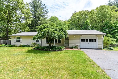 33 Eisenhower Rd Photo 1