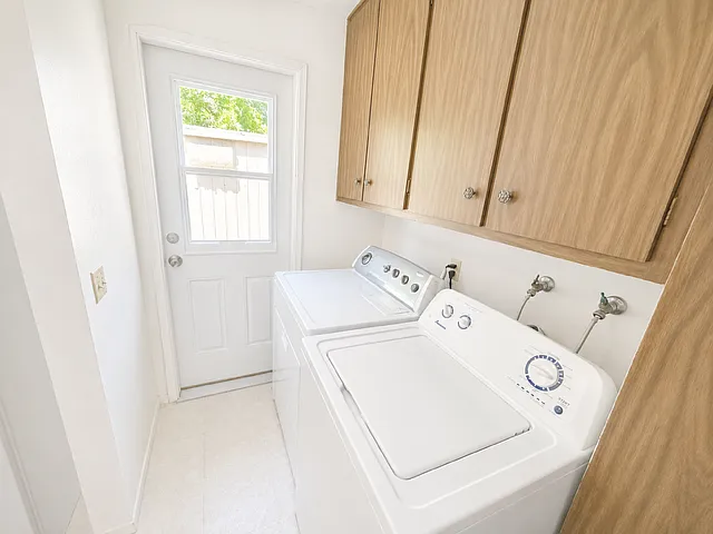 1527 Temple Heights Dr — Photo 3
