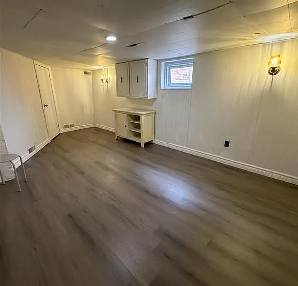 47 Eastman Ave — Photo 5