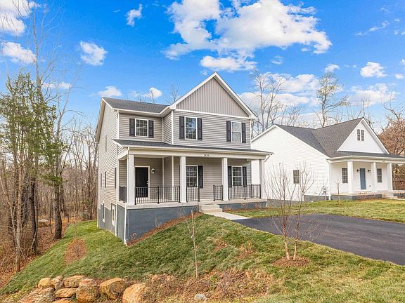 3rd image of 1439 Orchard Dr