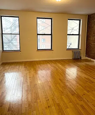 Rented by Jonis Realty | media 2