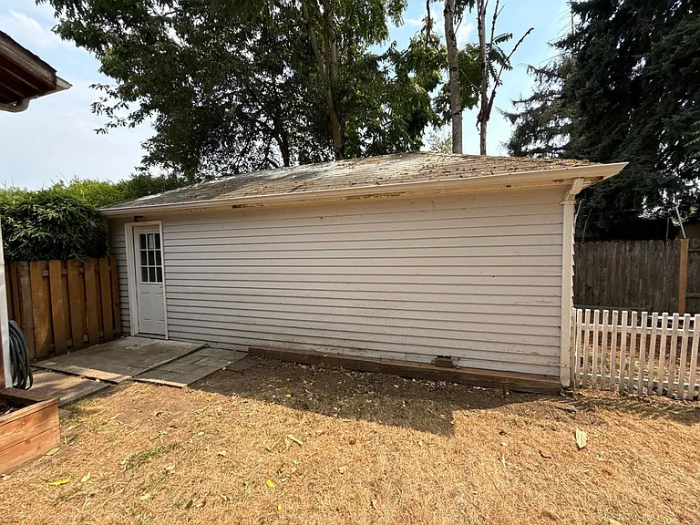 4627 Thorman Ave NE — Photo 21