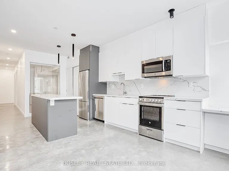 41 River St #22 — Photo 16