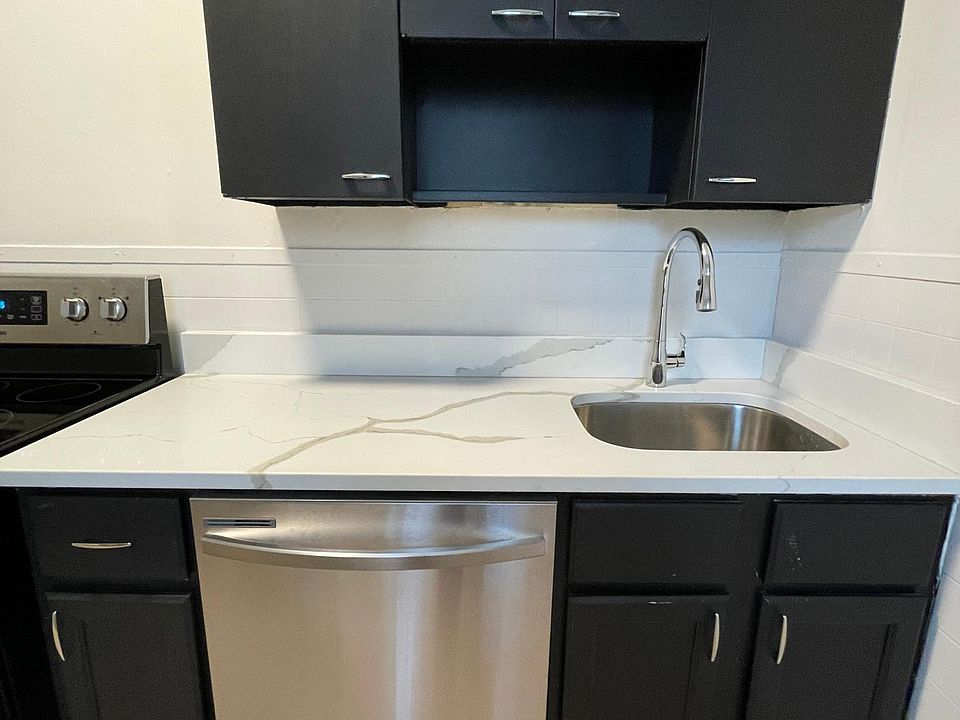 1st image of 1124 Graham St #3L