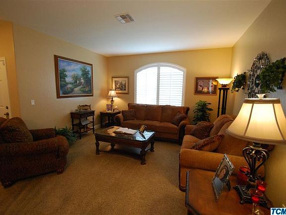 4th image of 2331 W Tyler Ave