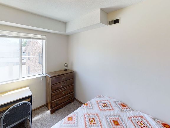 5th image of 905 W Oregon St #1669