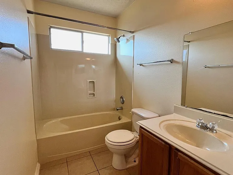 1522 Glasholm Dr — Photo 11