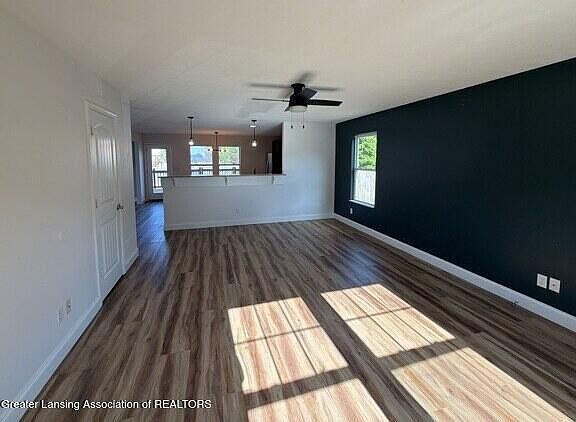 4th image of 285 Poplar Ln