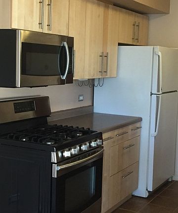 3rd image of 1349 Kingsbury Dr Unit 3