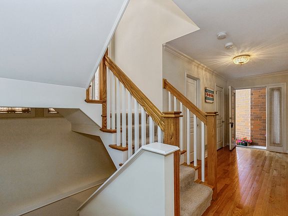 3rd image of 1427 N Milwaukee Ave