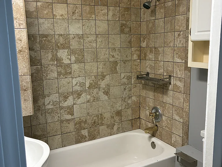 3712 Saint Francis Ave — Photo 5