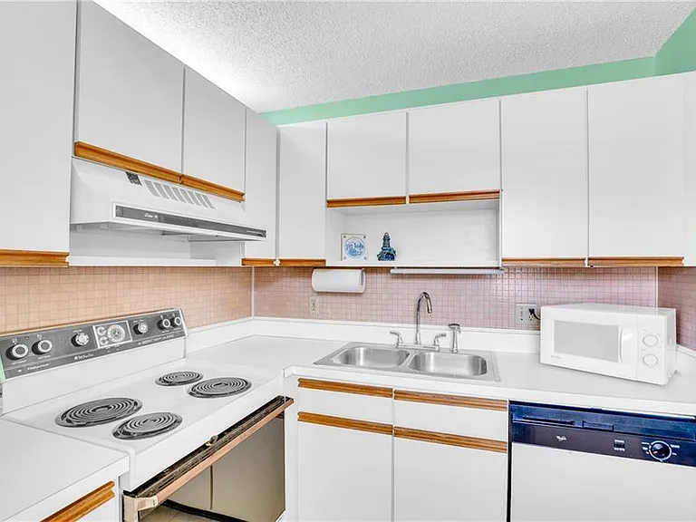 6 Vista Palm Ln #202 — Photo 10