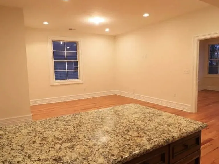 153 S Main St #B — Photo 11