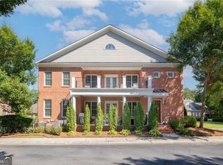 1881 Manor Est, Brookhaven, GA 30341