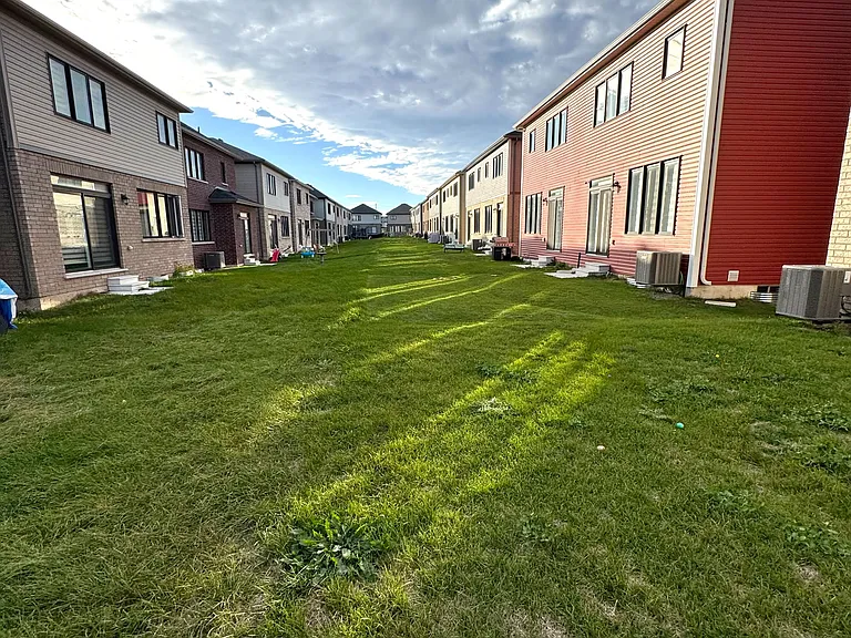 10 Sunflower Cres — Photo 49