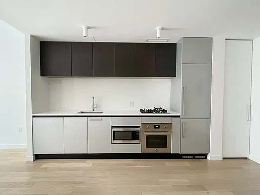 Rented by R New York | media 11