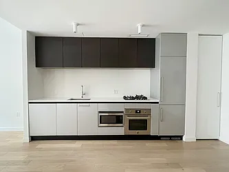 Rented by R New York