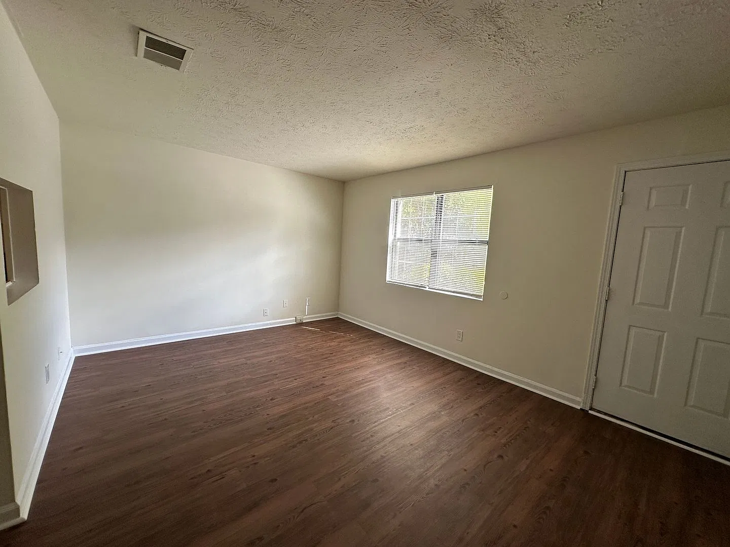 2064 Lenoa — Photo 3